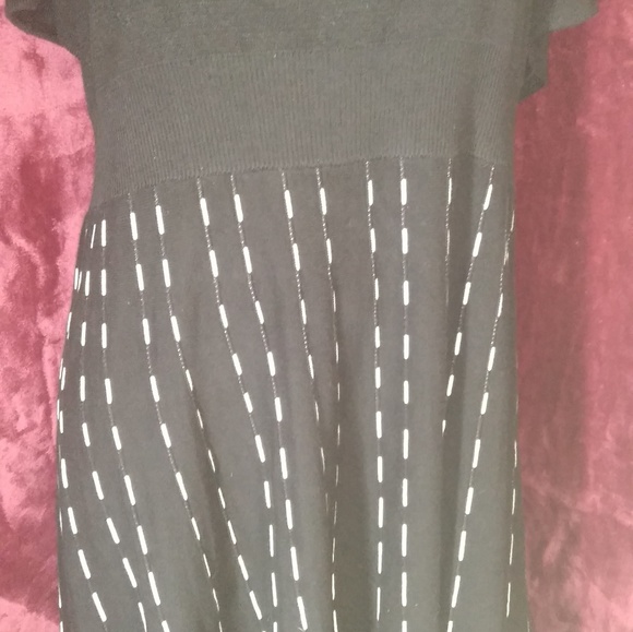 Black and white dress by Taylor - Picture 6 of 7